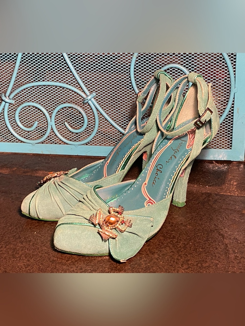VTG 2005 Irregular Choice pumps,mint green suede,rhinestone frogs,ankle strap,8